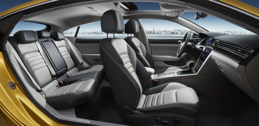 Интерьер Volkswagen Passat CC 2018 года  (CN) (фото 5 из 29)